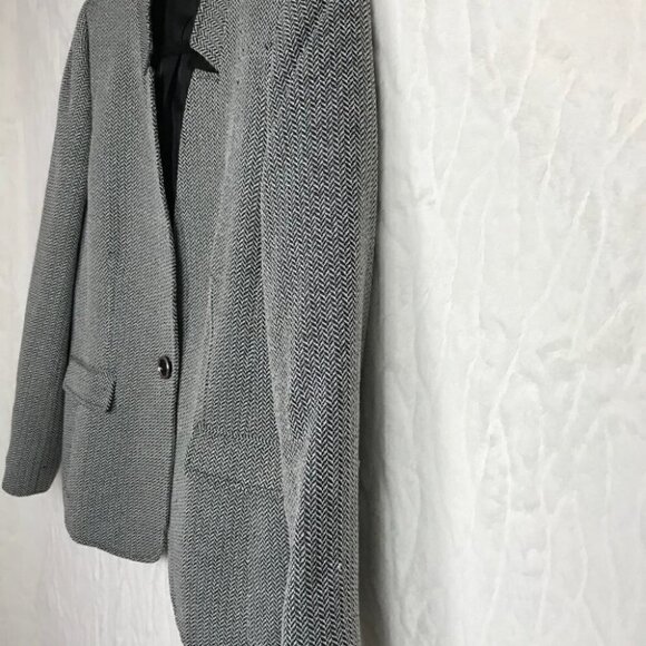 TAHARI  Black And White Suit Size M - Picture 6 of 9
